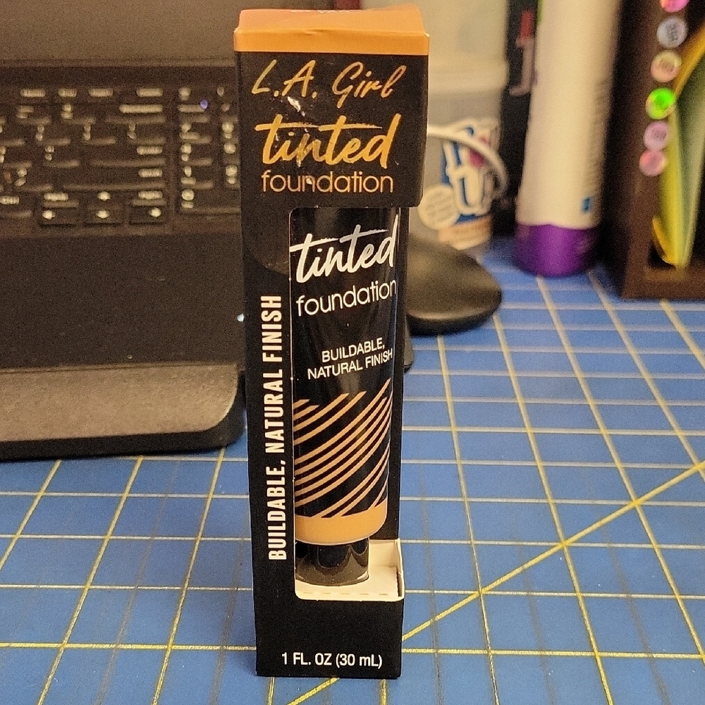 L.A. Girl Tinted Foundation GLM761 Tan New In Box